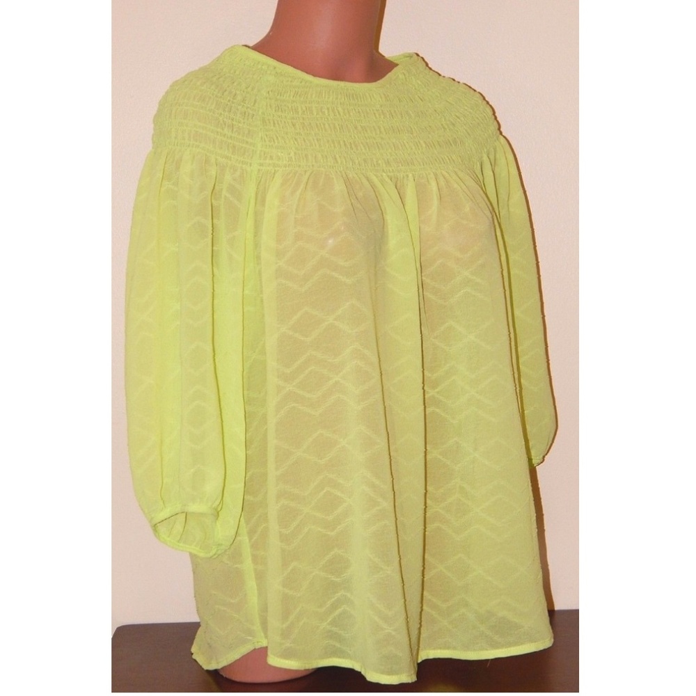 John Paul Richards Semi-sheer Textured Top M. NWT